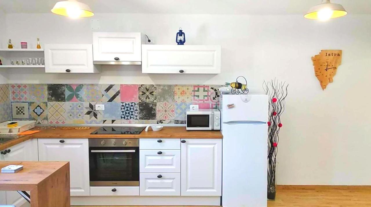 Holiday Home Deni Roc Ngoại thất bức ảnh