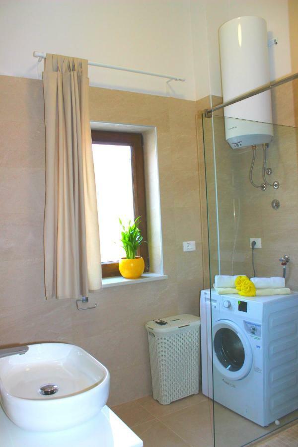 Holiday Home Deni Roc Ngoại thất bức ảnh