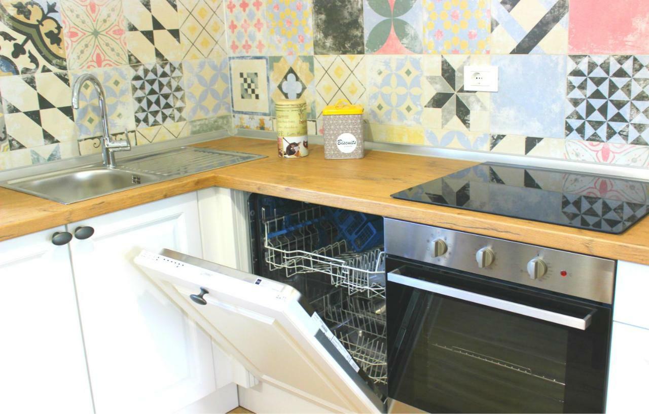Holiday Home Deni Roc Ngoại thất bức ảnh