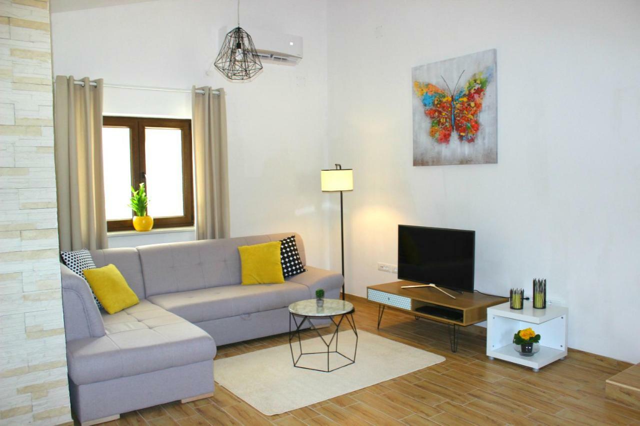 Holiday Home Deni Roc Ngoại thất bức ảnh