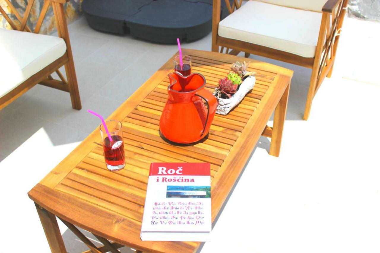 Holiday Home Deni Roc Ngoại thất bức ảnh
